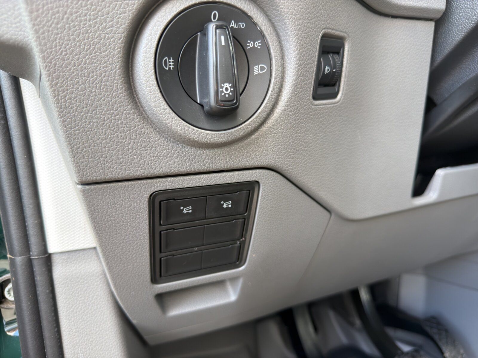 Fahrzeugabbildung Volkswagen Crafter 35 Pritsche 2.0 TDI DOKA Kipper
