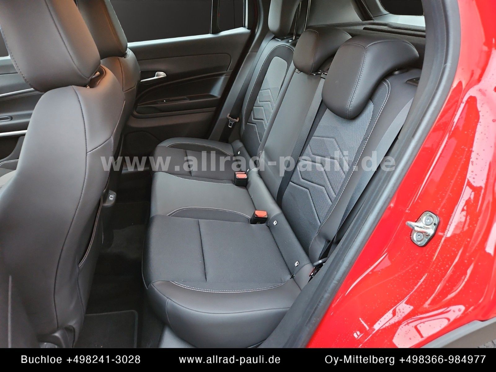 Jeep Avenger Elektro Altitude | SPORTFAHRWERK, RÄDER