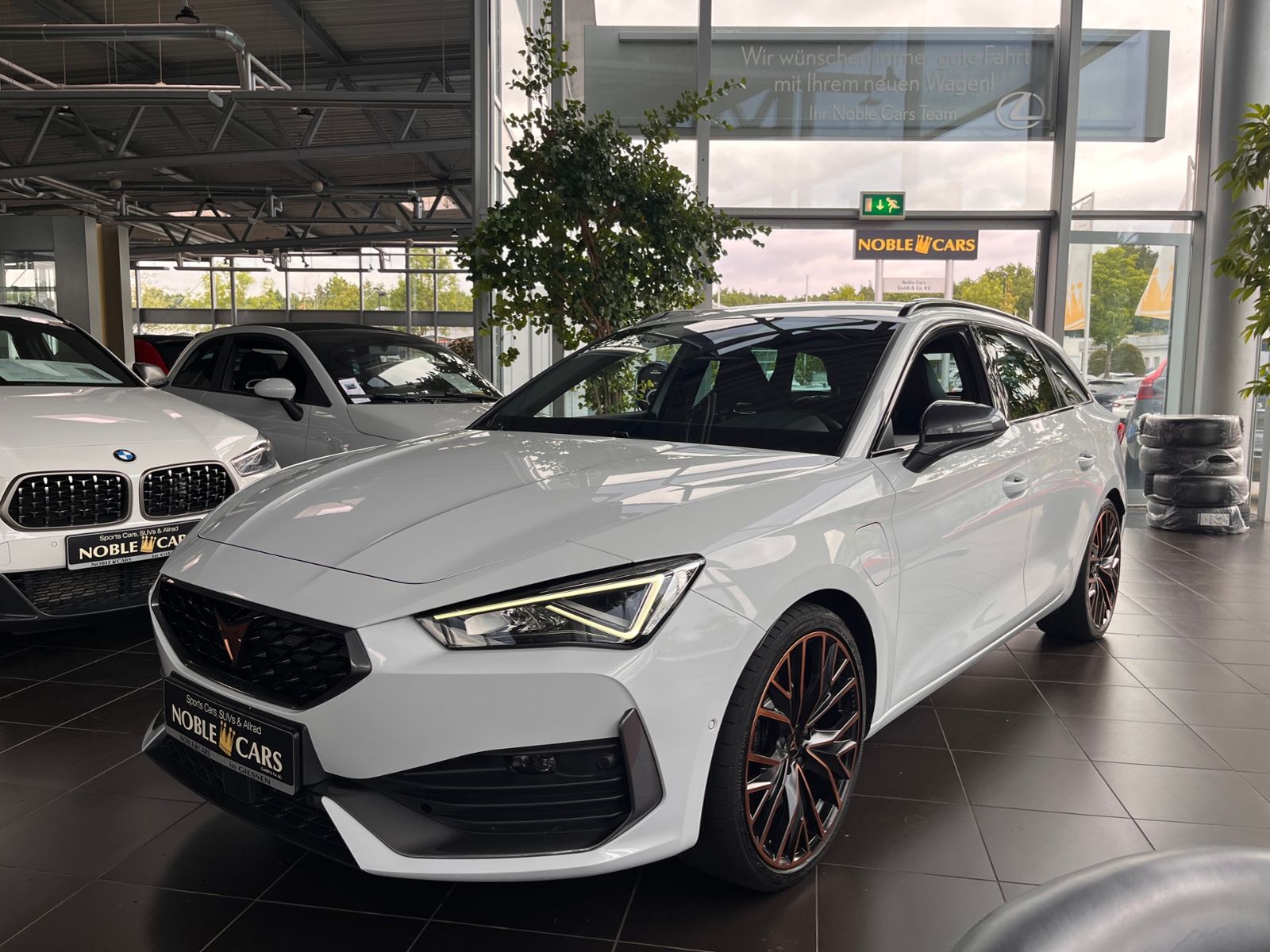 Fahrzeugabbildung CUPRA Leon Sportstourer VZ e-Hybrid RFK SHZ NAV