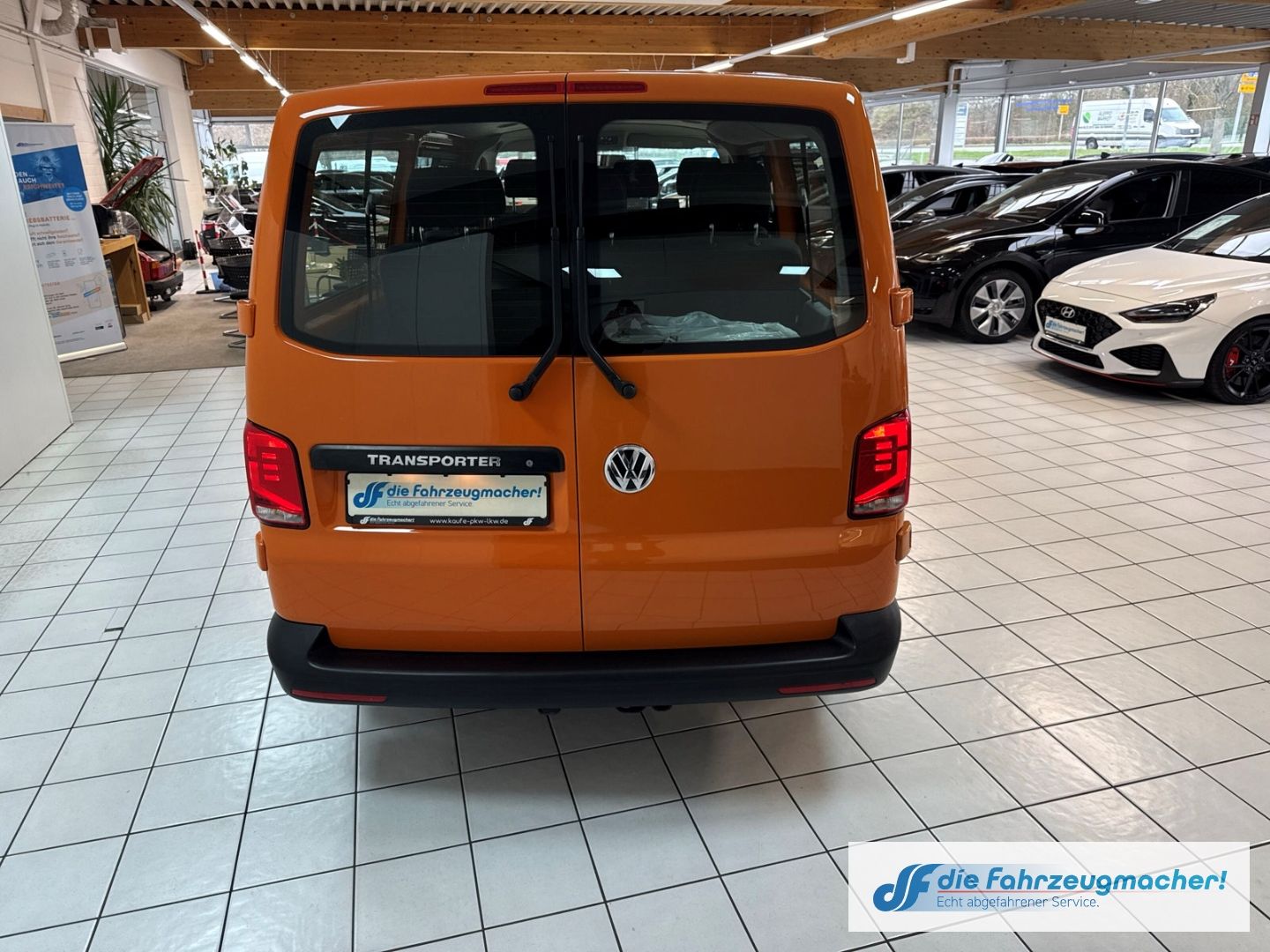 Fahrzeugabbildung Volkswagen Transporter T6.1 Kombi lang FWD DAB Notbremsass
