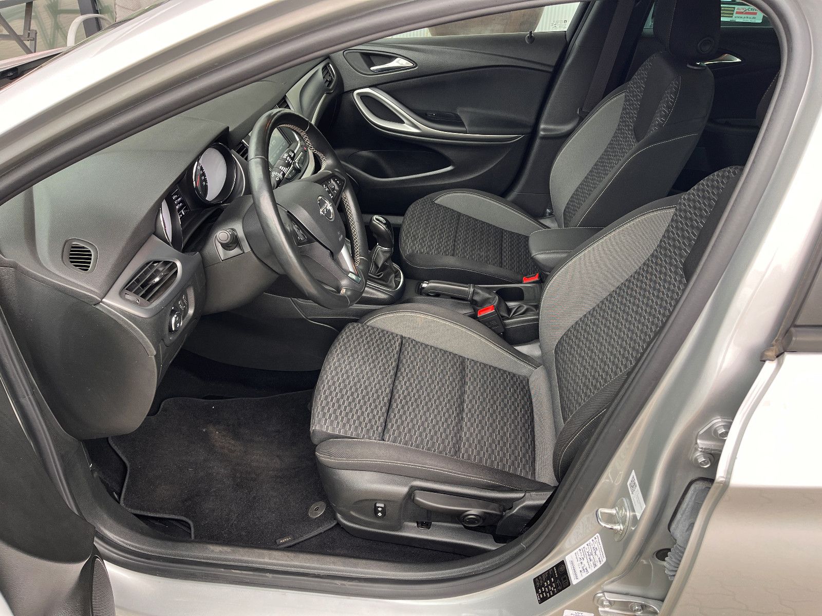 Fahrzeugabbildung Opel Astra K Sports Tourer Edition Start/Stop