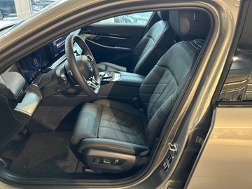 BMW 520d Limousine M Sportpaket Head-Up HK HiFi DAB