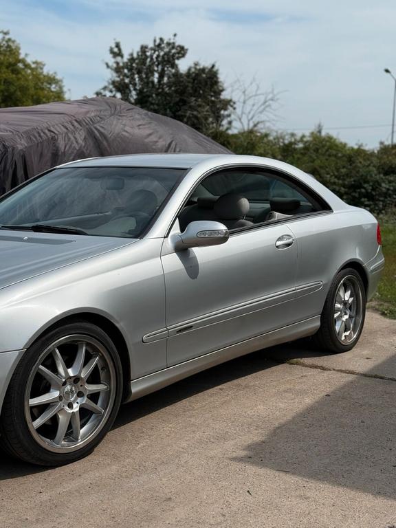 Mercedes-Benz CLK 320