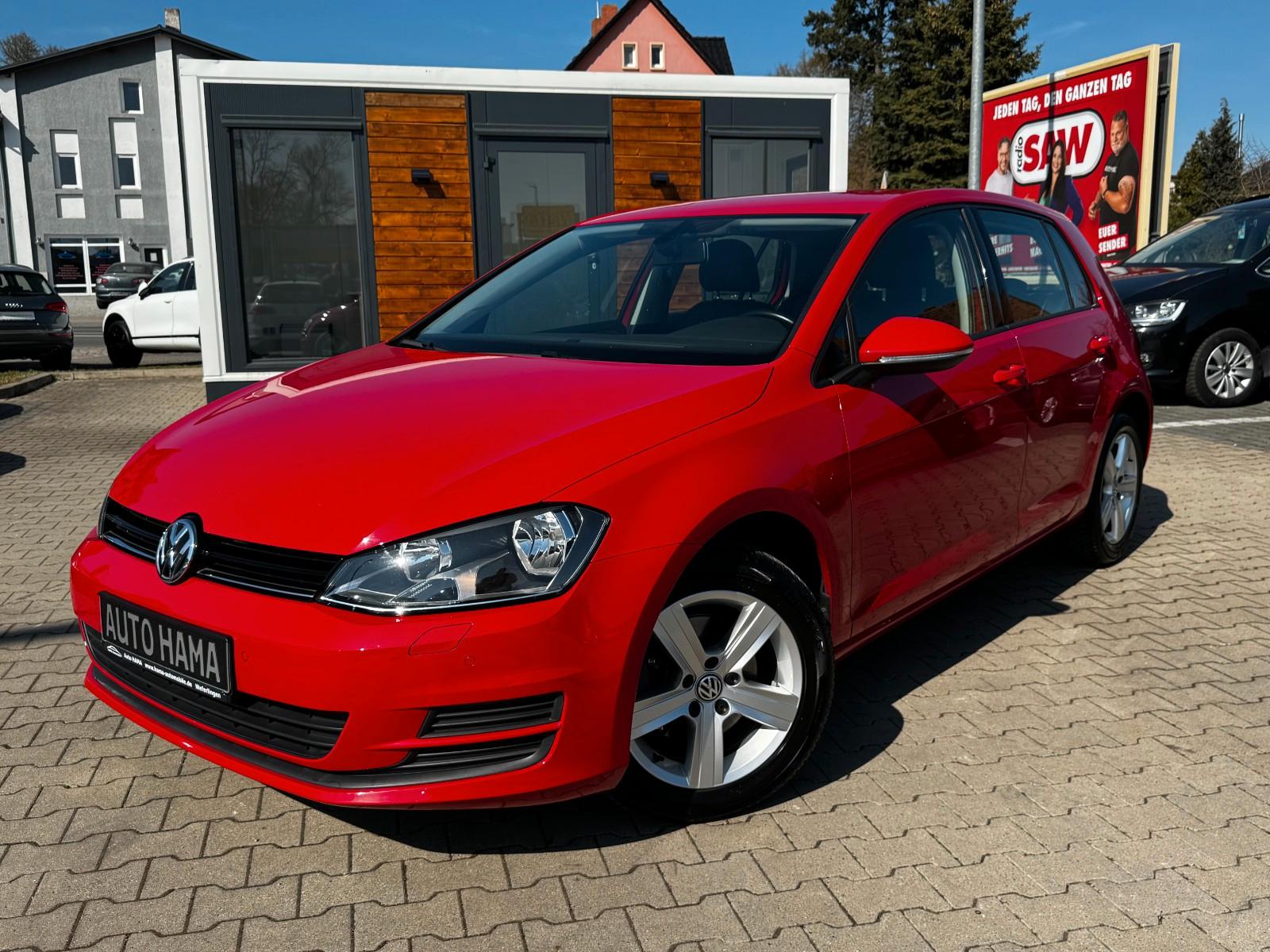 Volkswagen Golf Lim. 105 PS Highline *NAVI*SHZ*PDC*TEILLEDE