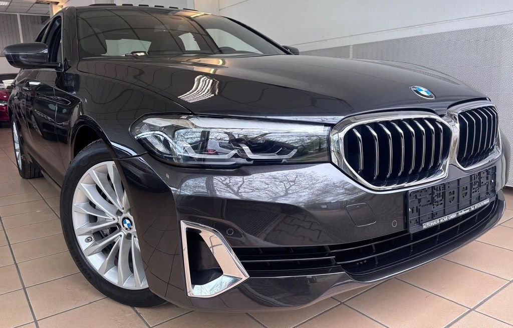 Image of BMW 530