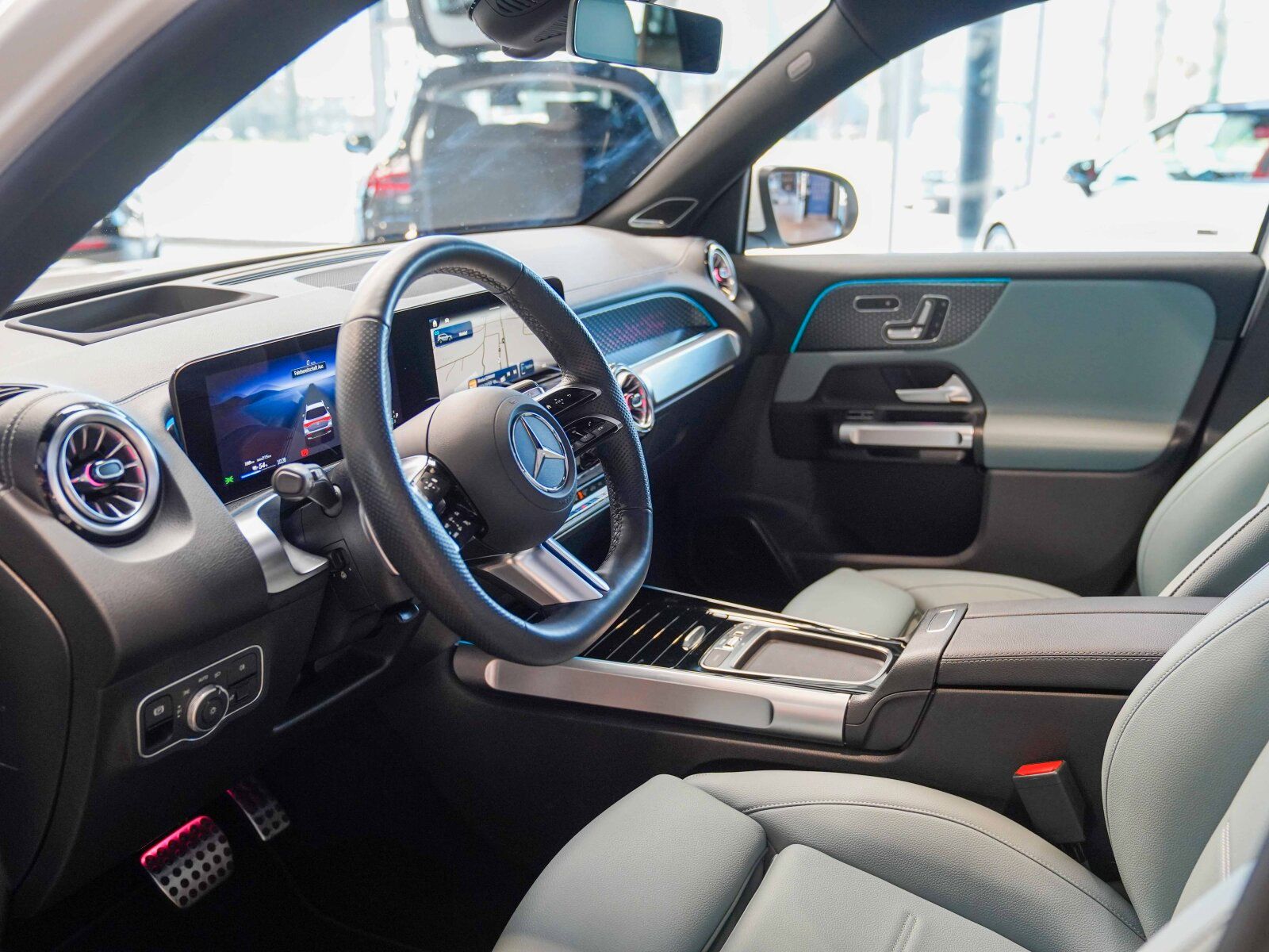 Mercedes-Benz EQB 350 4M AMG Premium Pano  Memory  Distronic foto 13