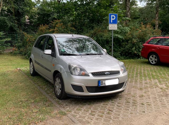 Ford Fiesta 1.3 Benzin - SZH, Klima, Bluet...