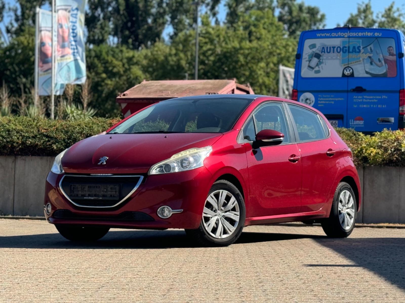 Peugeot 208 1.2 Active*KLIMA*NAVI*PANO*BT*SHZ*1.HAND*TÜV