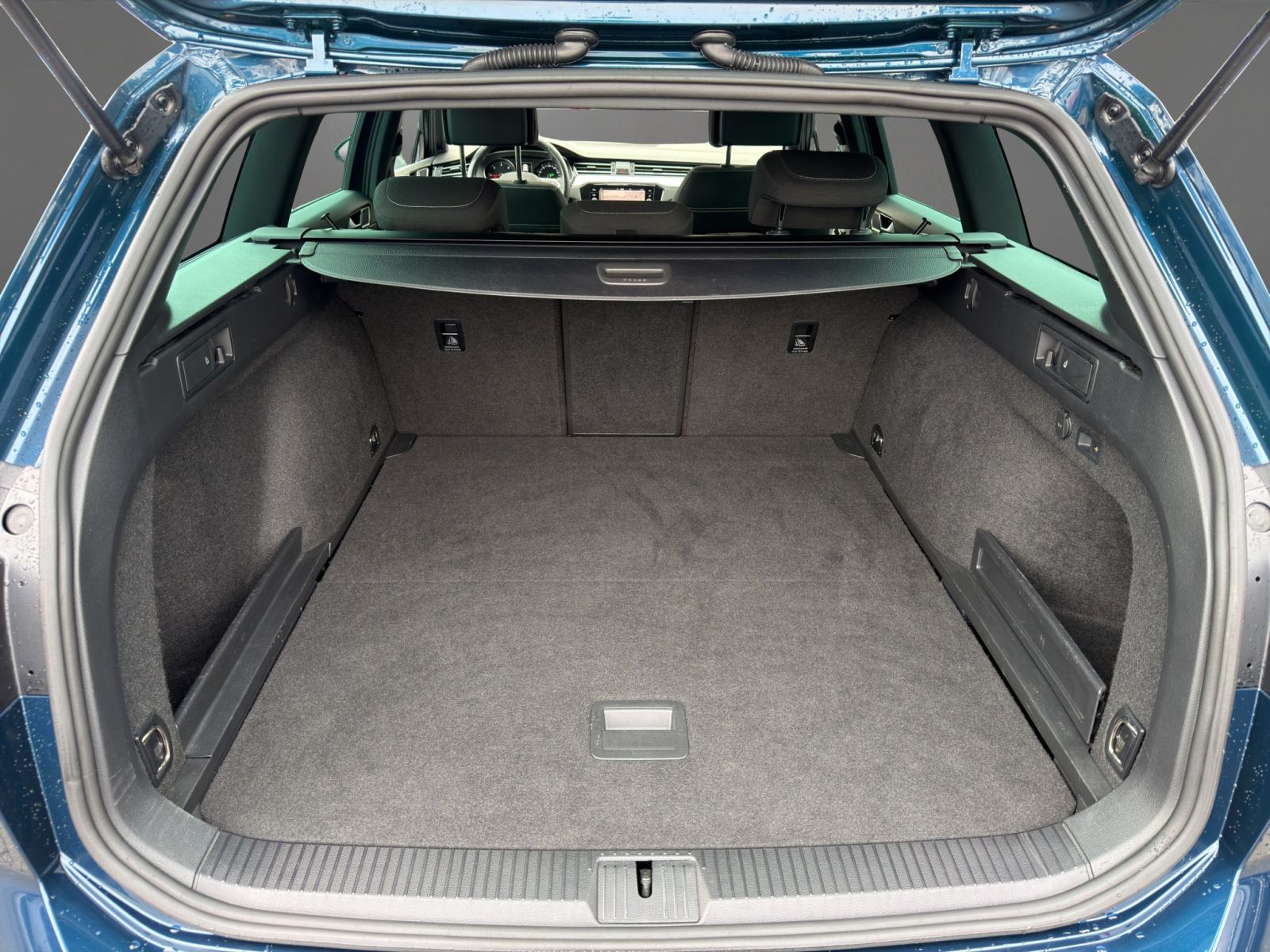 Volkswagen Passat Variant - Bild 15