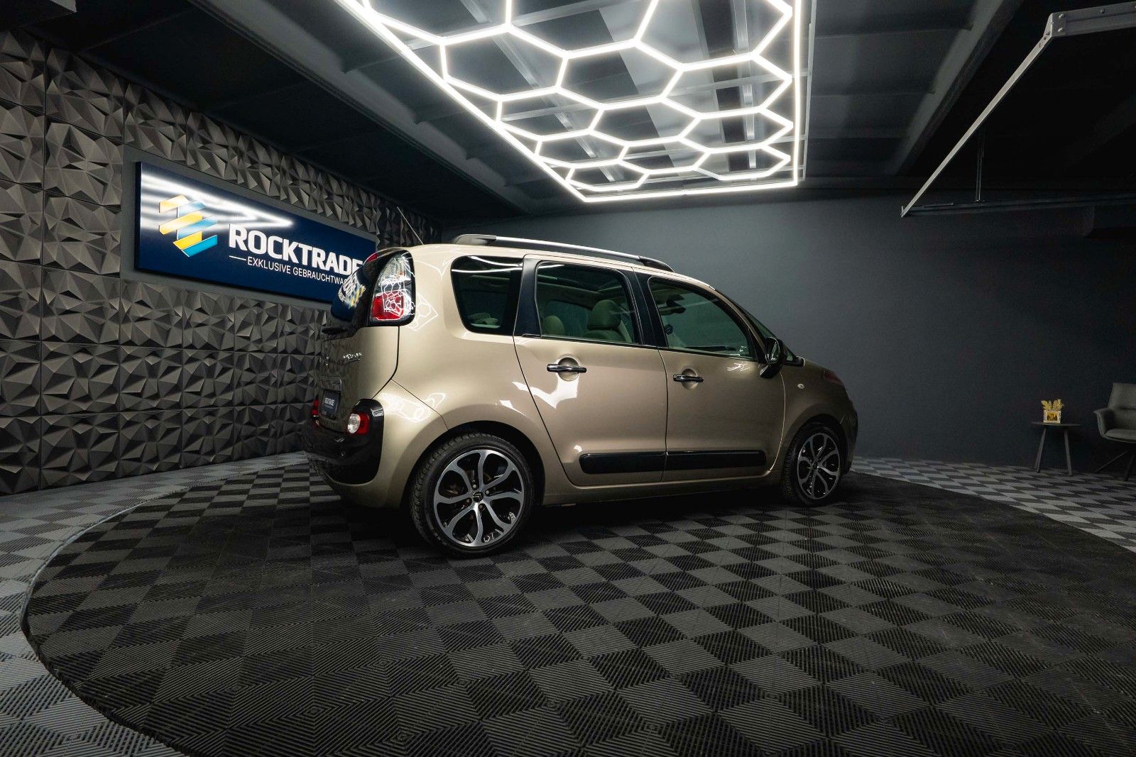 Fahrzeugabbildung Citroën C3 Picasso Exclusive Black Paket *1.Hand*Pano*
