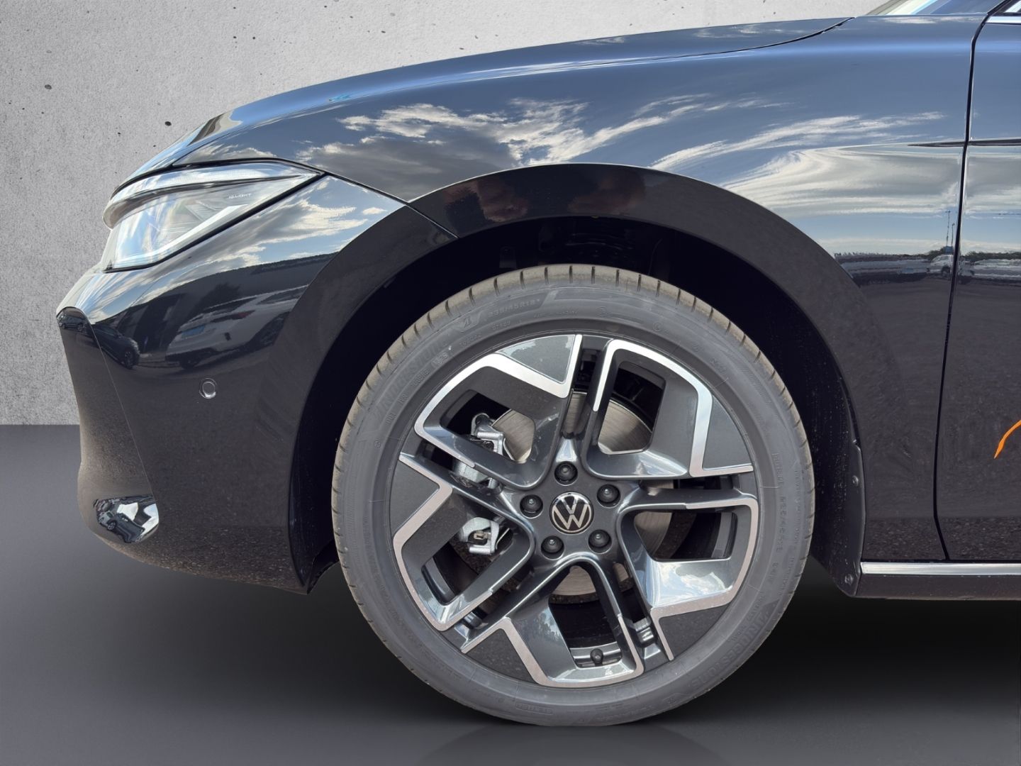 Volkswagen Passat 1.5 eTSI 110 kW BusinessACC Navi LED RüKa foto 5