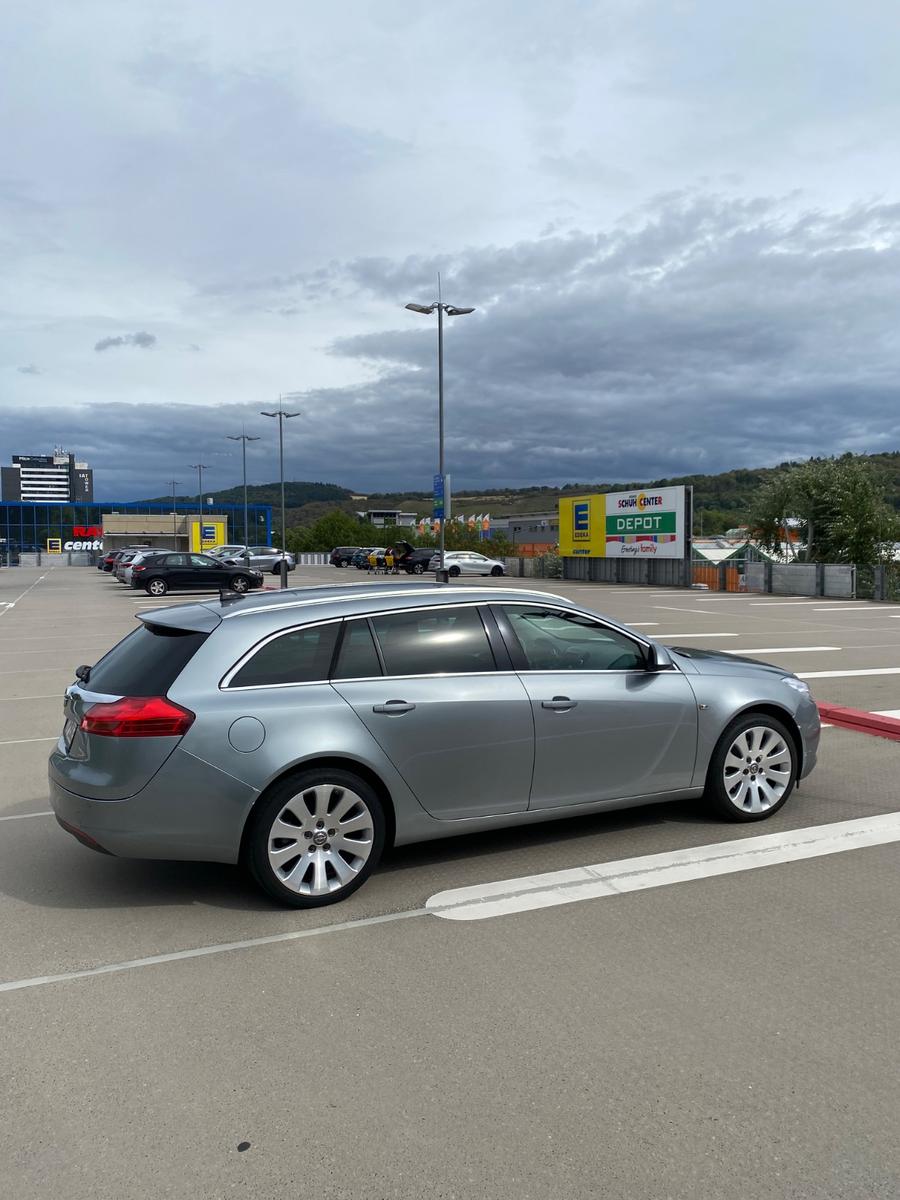 Opel Insignia 2011 — interior