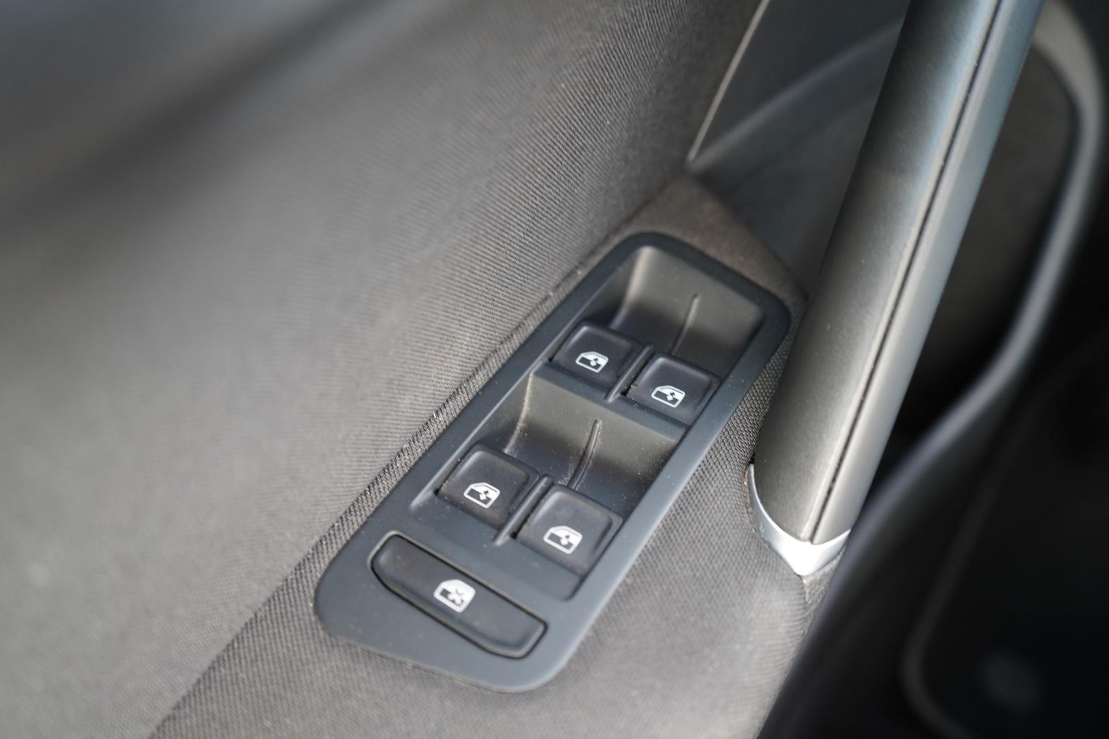 Volkswagen Golf VII 1.0 IQ Drive ACC Totwinkel Sitzheizung
