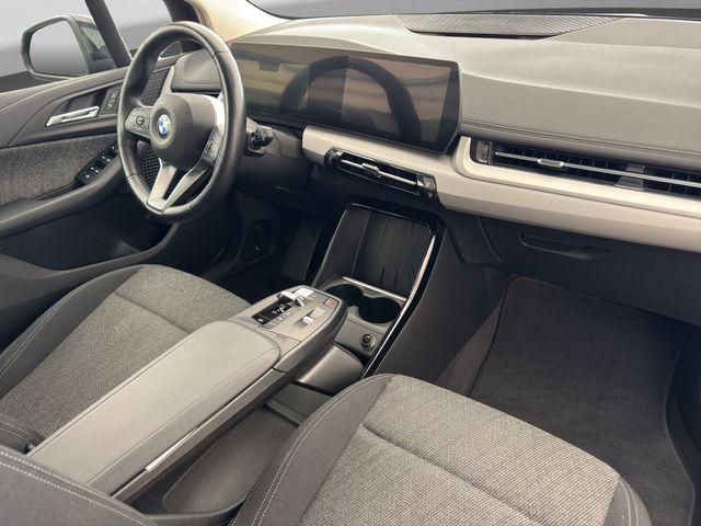 Fahrzeugabbildung BMW 218i Active Tourer Autom+Adaptive LED+Cam+Navi