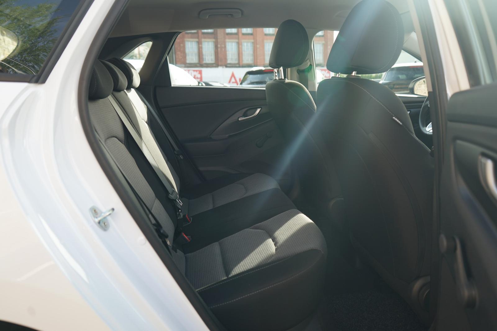 Hyundai i30 1.4 Pure Tempomat PDC Klima Tagfahrlicht USB