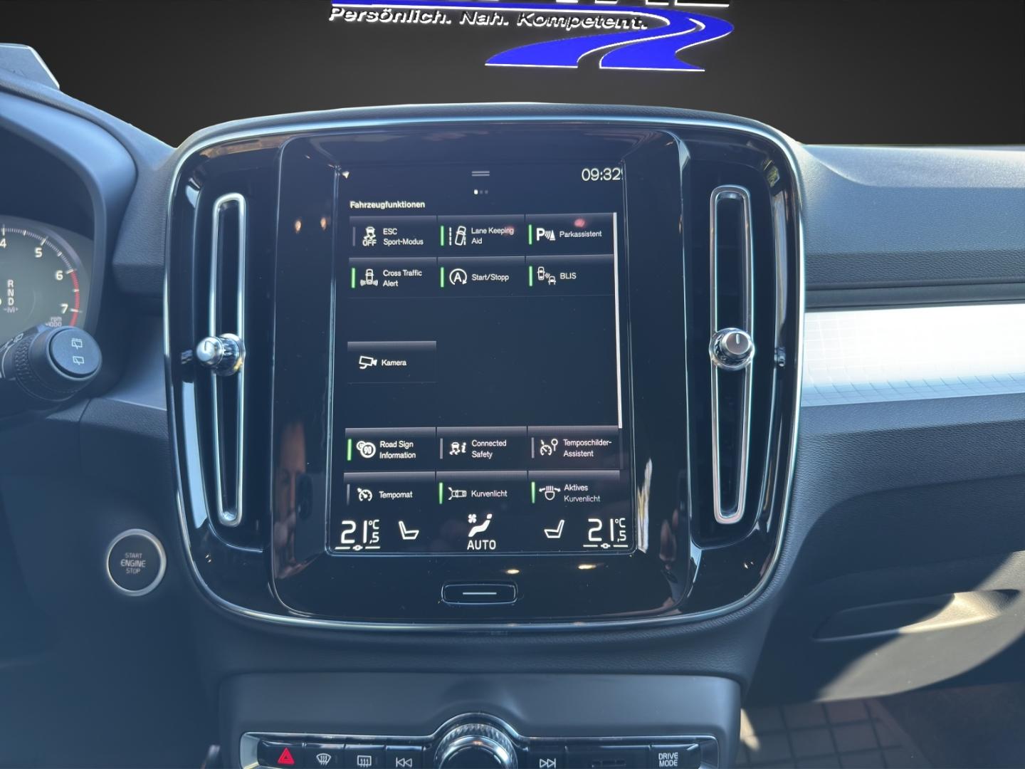 Volvo XC40 T3 Momentum Pro 2WD Navi Digitales Cockpit 