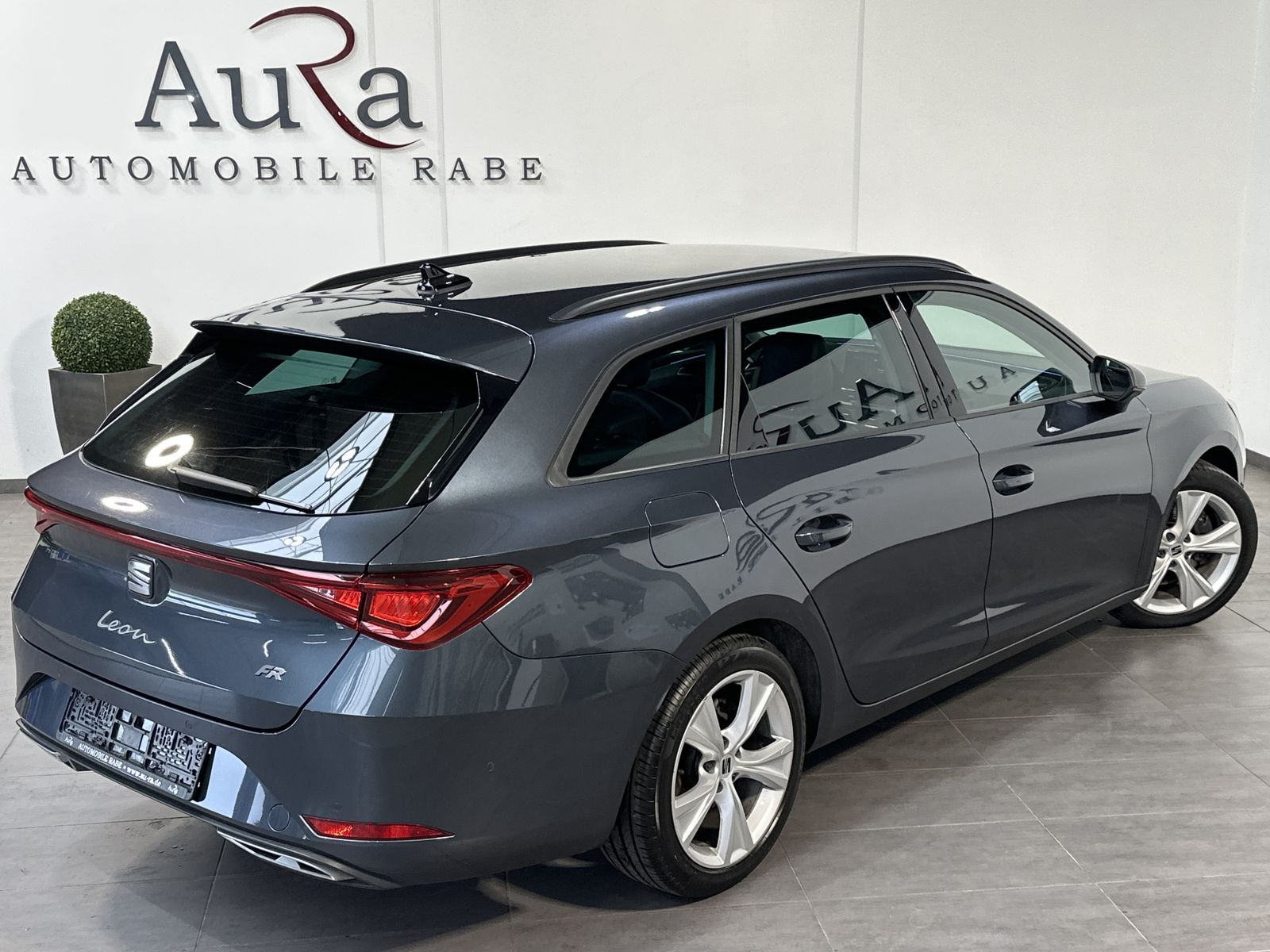 Fahrzeugabbildung SEAT Leon SpT 2.0 TDI DSG FR NAV+LED+ACC+AHK+VCOCKPIT