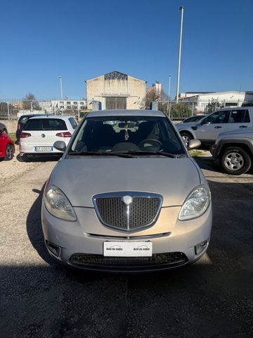 Lancia Ypsilon 1.3 MJT 75 CV Platino