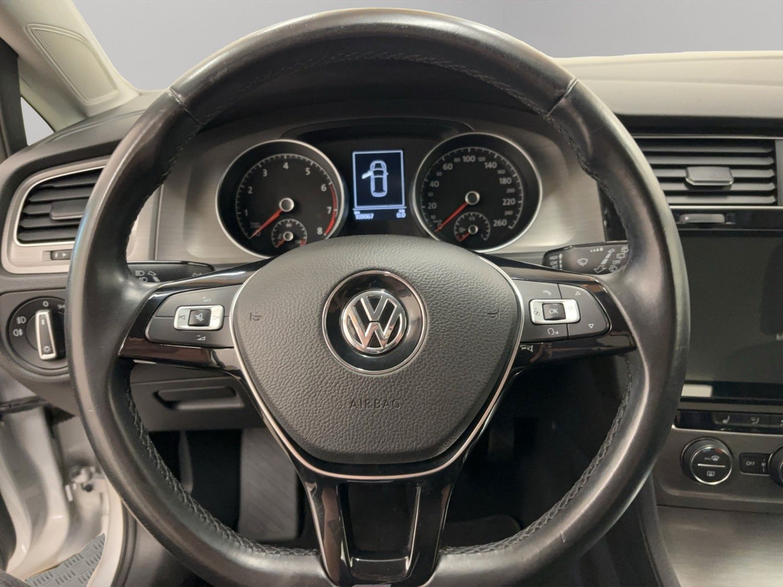 Fahrzeugabbildung Volkswagen Golf VII Lim. Comfortline 1.4 TSI BMT