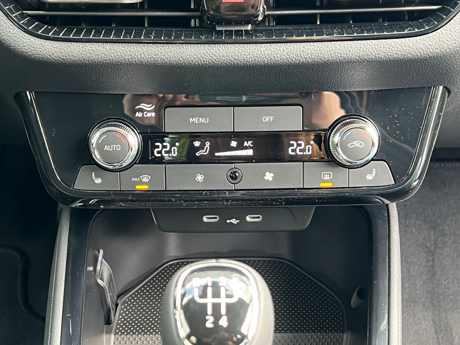 Fahrzeugabbildung SKODA Fabia Tour 1.0 TSI *Winter-Paket,KESSY,Einparkhi