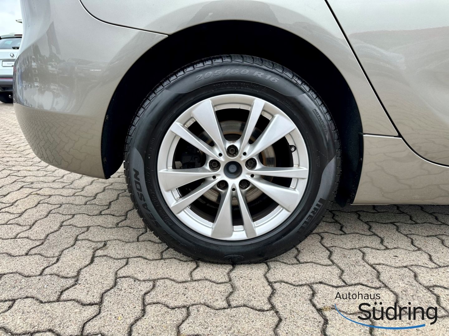218 Active Tourer i Advantage Navi LED El Heckkl