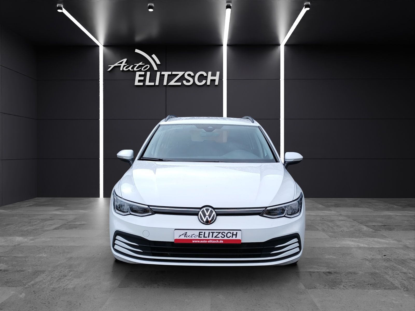 Fahrzeugabbildung Volkswagen Golf VIII Variant TDI Life DSG LED Navi AID ACC