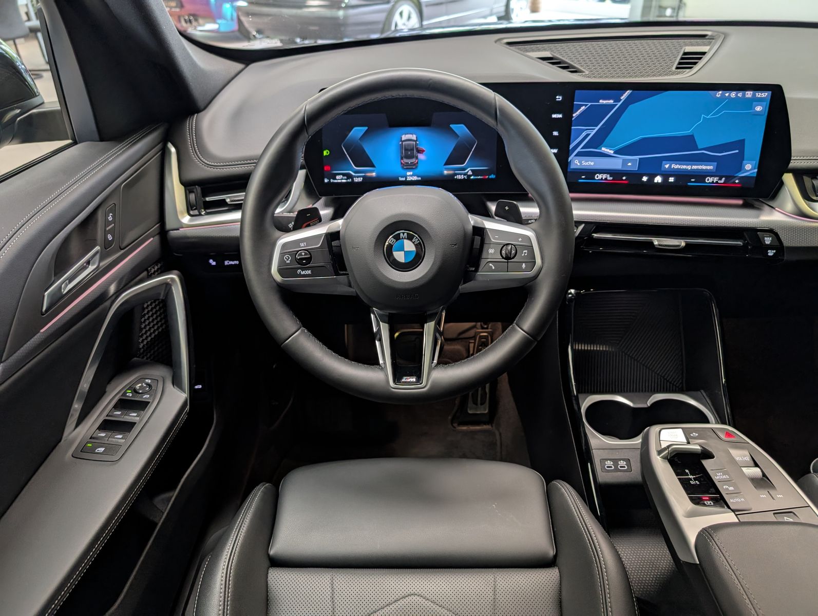 Fahrzeugabbildung BMW X1 18 d M-Sport Pano Premium-Travel-Paket AHK