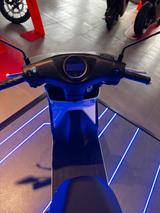 Honda EM1 e: ELEKTROROLLER, 2 AKKUS VORFÜHRER - HONDA WEIß