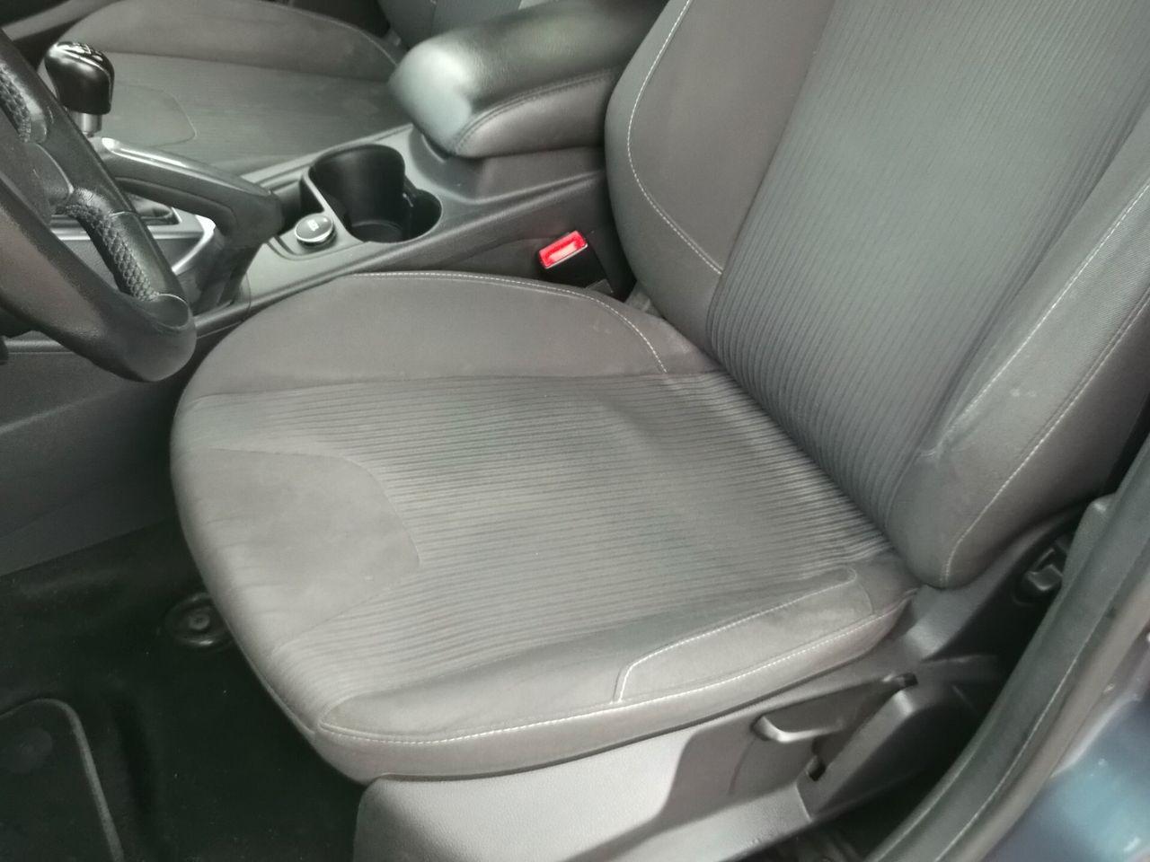 Ford Focus 2011 — photo 14