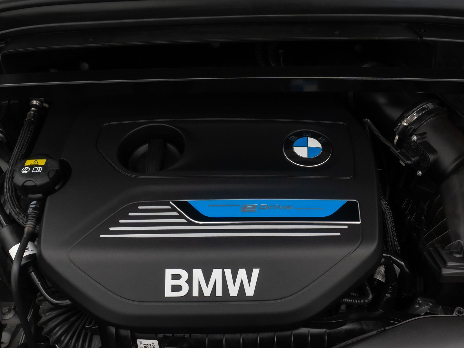 Fahrzeugabbildung BMW X1 xD25e xLine Panorama Kamera HUD DAB H/K 19"
