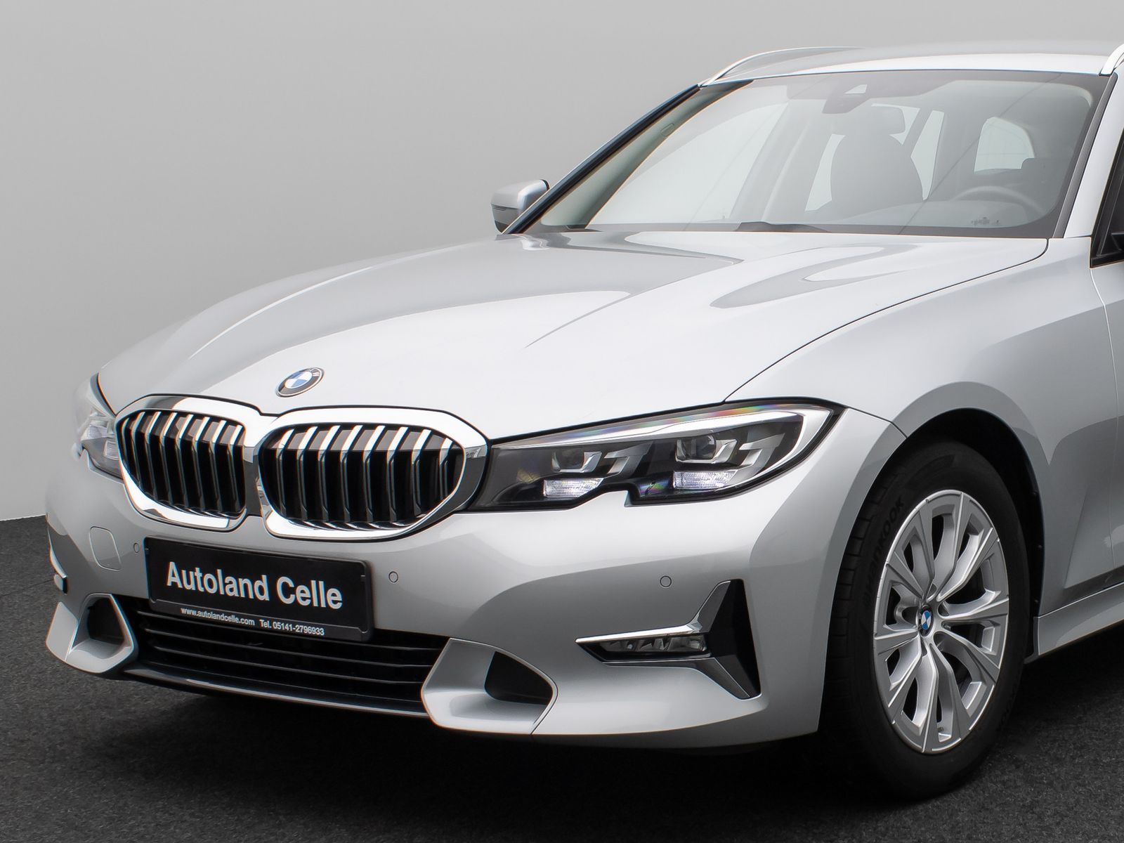 Fahrzeugabbildung BMW 318d DAB Leder PDC Geschwindigkeitsreg Sport LED