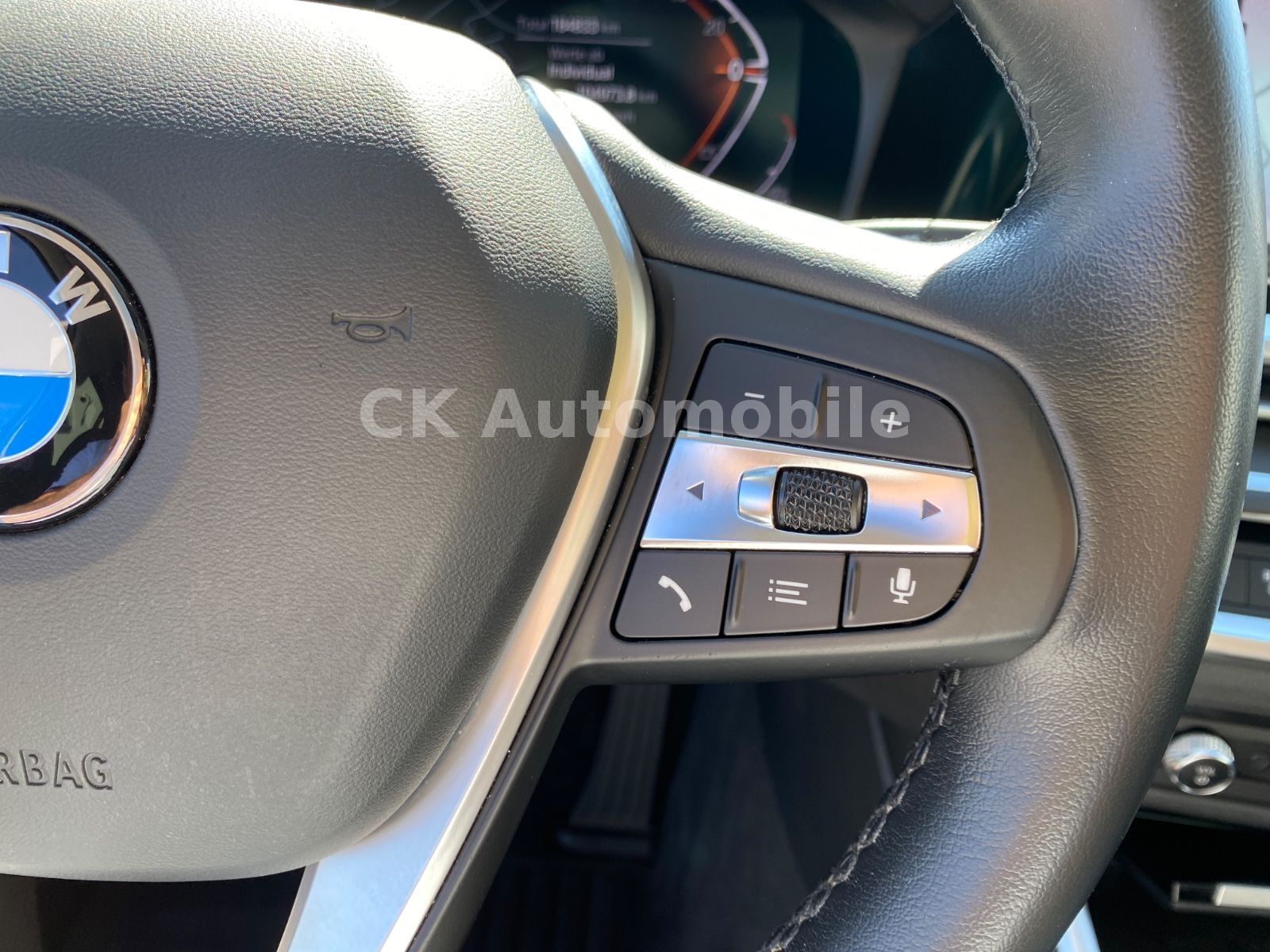 Fahrzeugabbildung BMW 320d xDrive Touring Sport-Line/Laser/Pano/Kamera