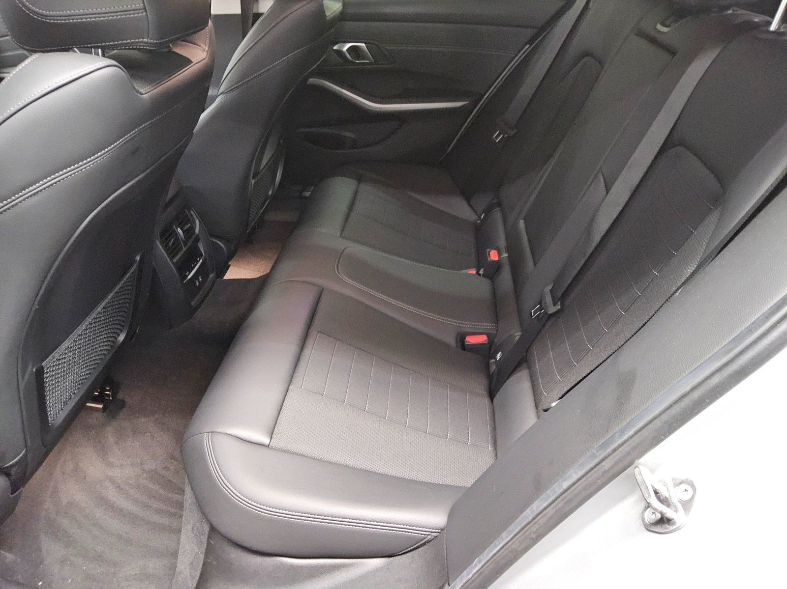 BMW 318d Touring Advantage T-Leder Navi LED LC Prof. foto 13