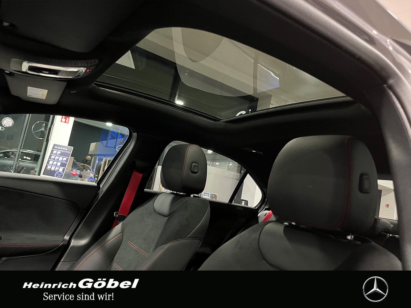 Fahrzeugabbildung Mercedes-Benz A 35 4M Lim. PANO+MULTIBEAM+KAMERA+AMBIENTE+NAVI