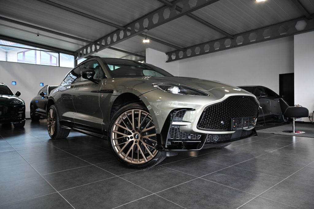 Image of Aston Martin DBX
