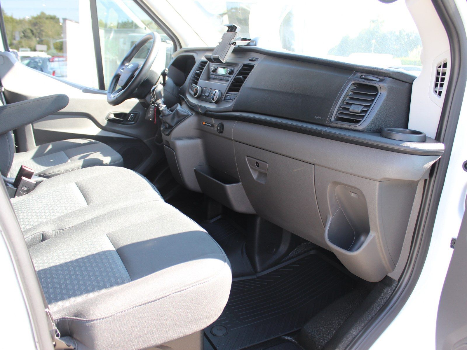Fahrzeugabbildung Ford Transit 350 L3 Trend 2,0 TDCi DPF