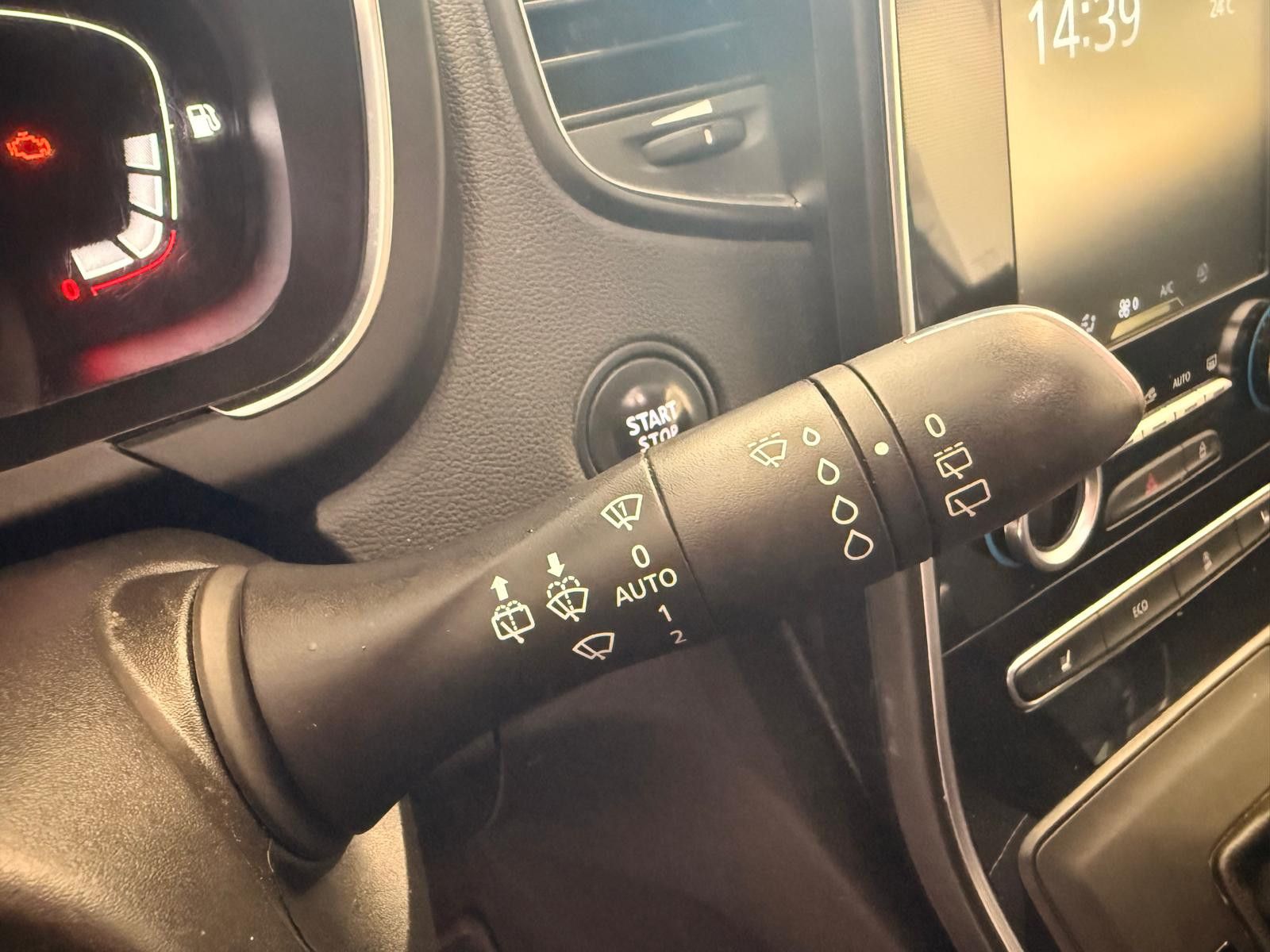 Fahrzeugabbildung Renault Scenic ENERGY dCi 160 EDC Bose Edition/ 7.SITZER