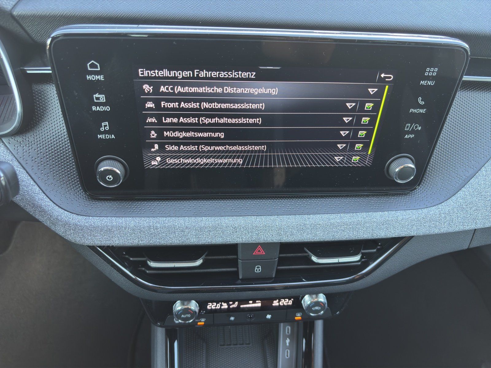 Fahrzeugabbildung SKODA Kamiq Balance 1,0 TSI 85 kW DSG AHK/MATRIX/ACC/