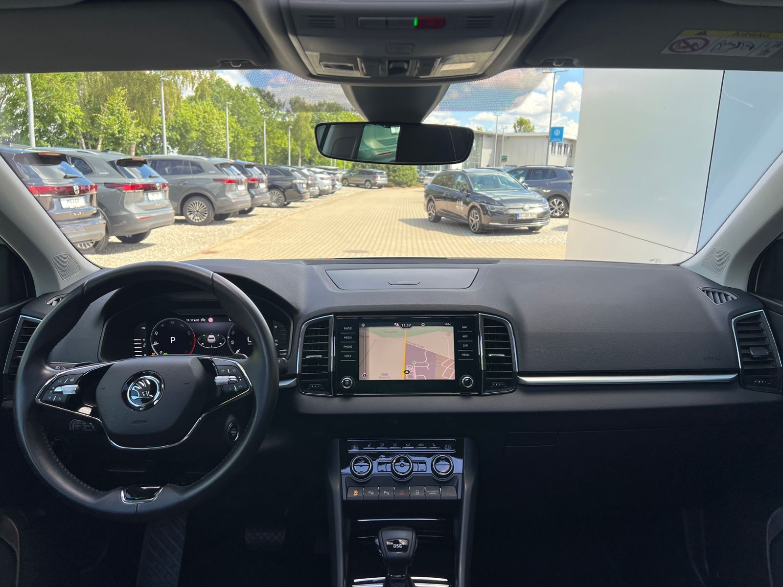 Fahrzeugabbildung SKODA Karoq Clever 1.5 TSI DSG *LED,Pano,Navi,Kamera,1