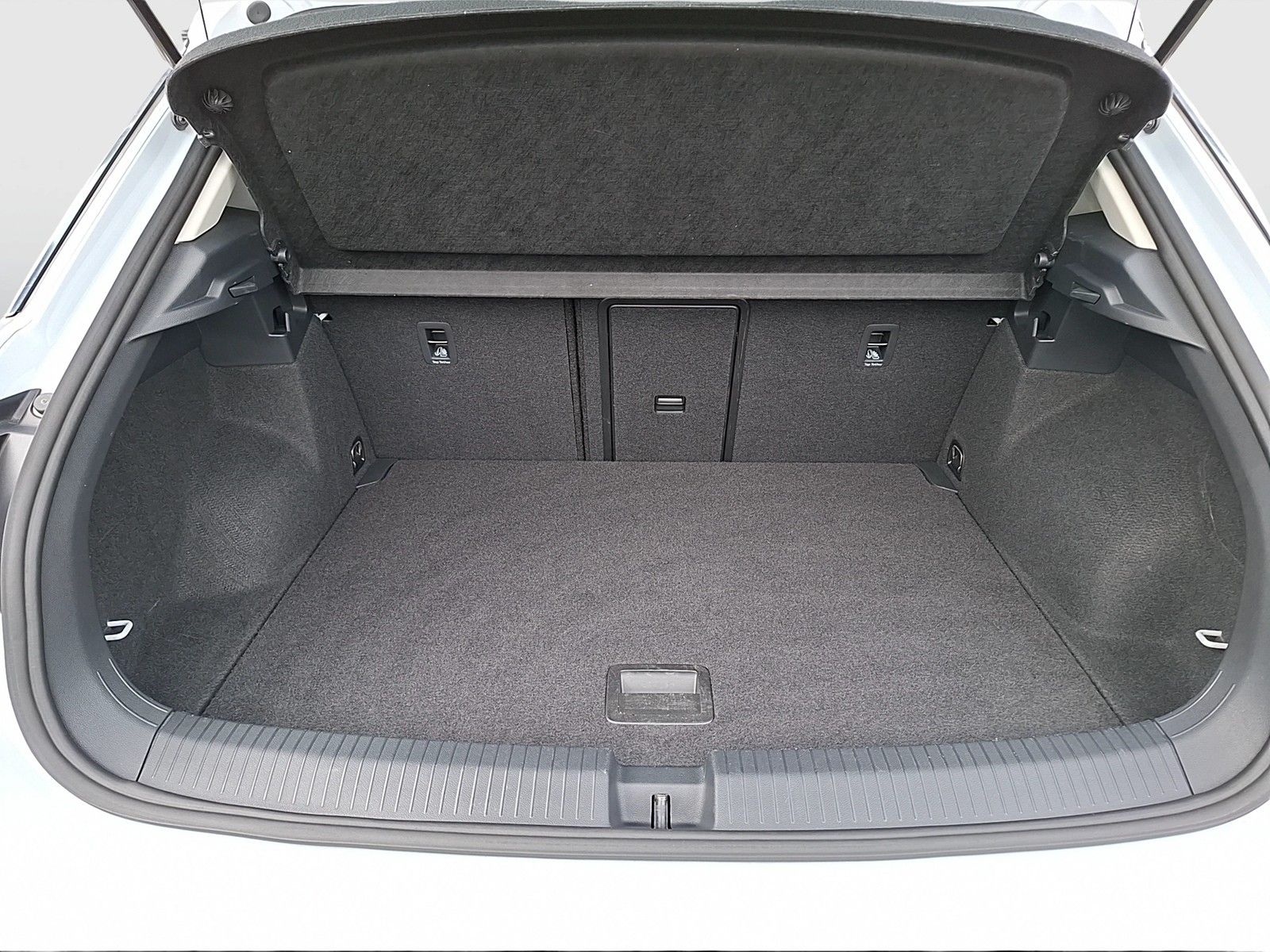 Fahrzeugabbildung Volkswagen T-Roc TSI Style LED AHK Navi ACC RFK SH