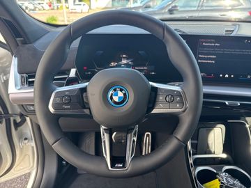 BMW iX2 xDrive30 M Sportpaket DAB LED Komfortzg.