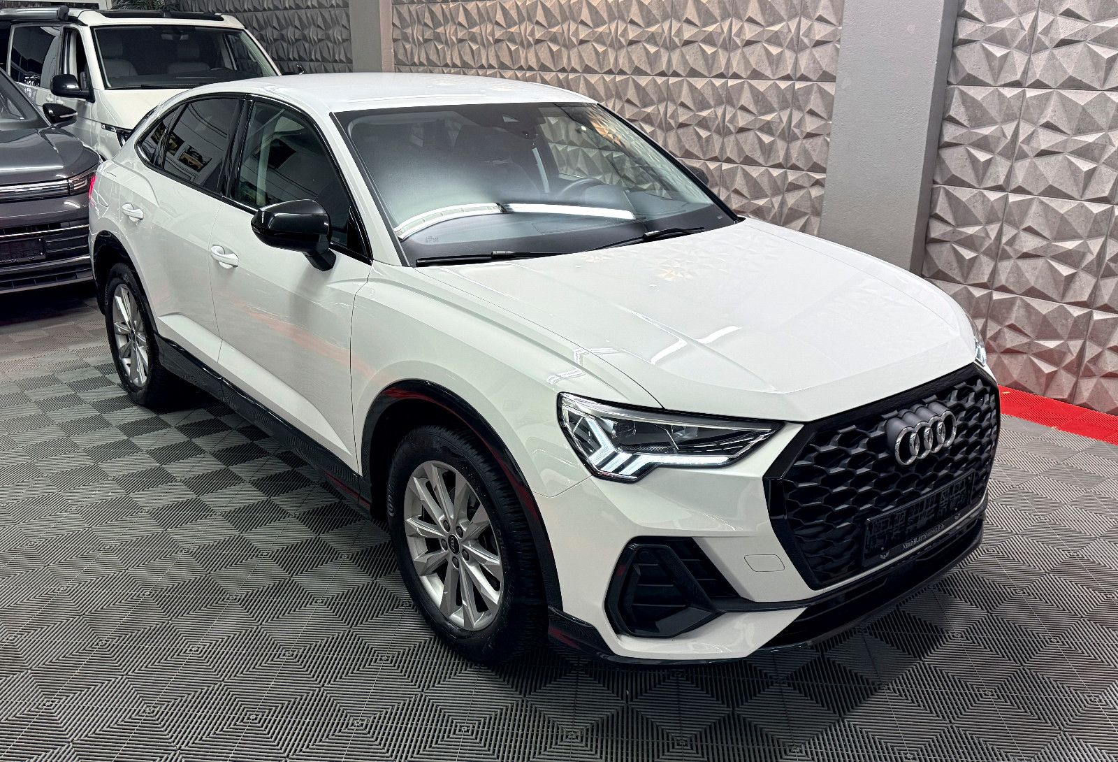 Audi Q3 Sportback 35 TDI S-tronic s-Line Opt,AHK,MMI imagem 3