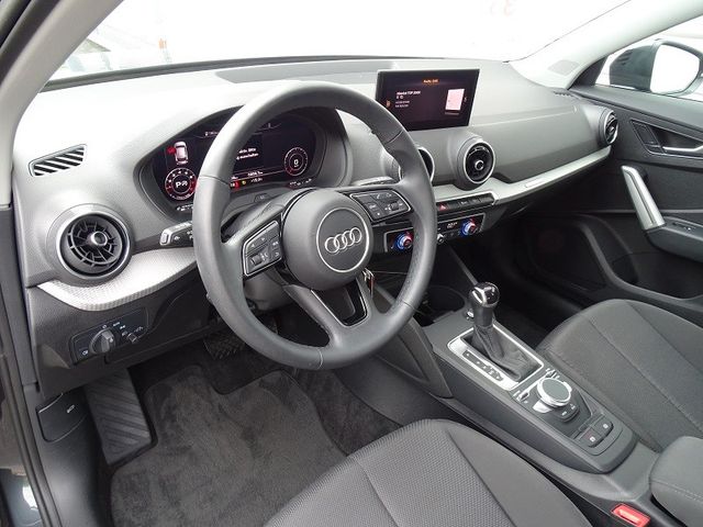 Q2 35 TFSI S-tronic advanced