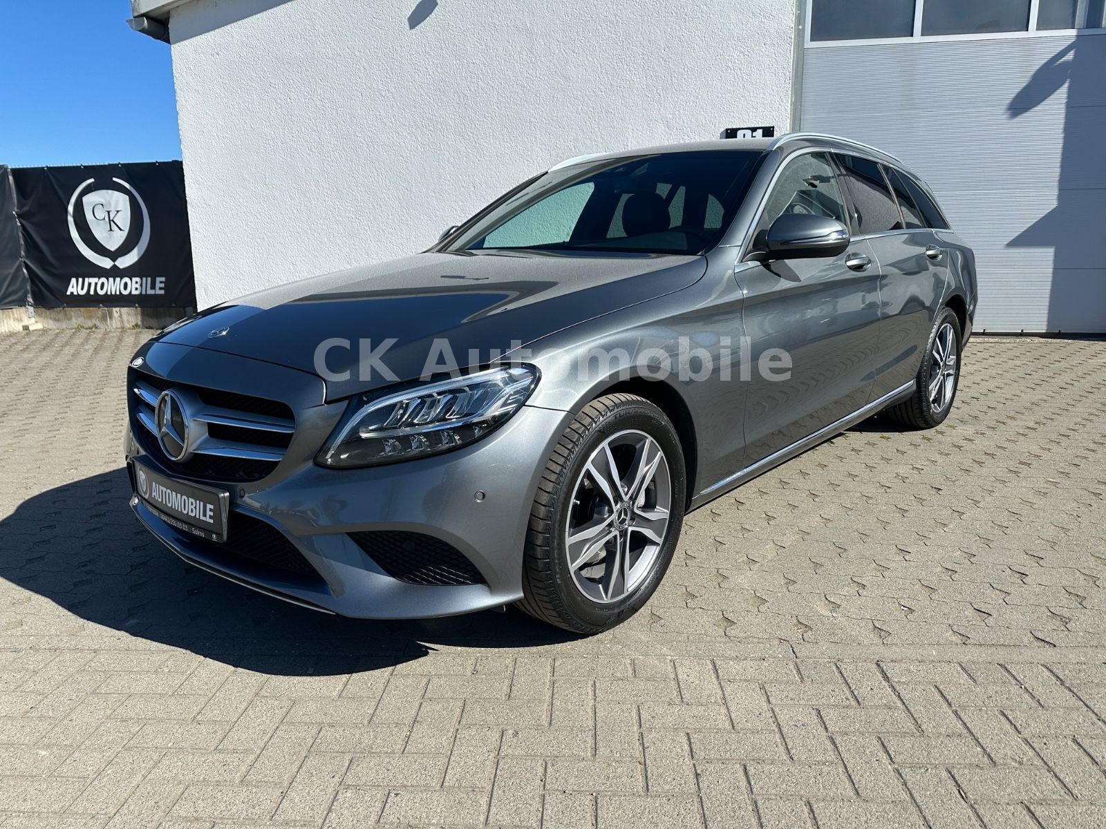 Fahrzeugabbildung Mercedes-Benz C200d T Avantgarde/Navi/LED/Kamera/AHK
