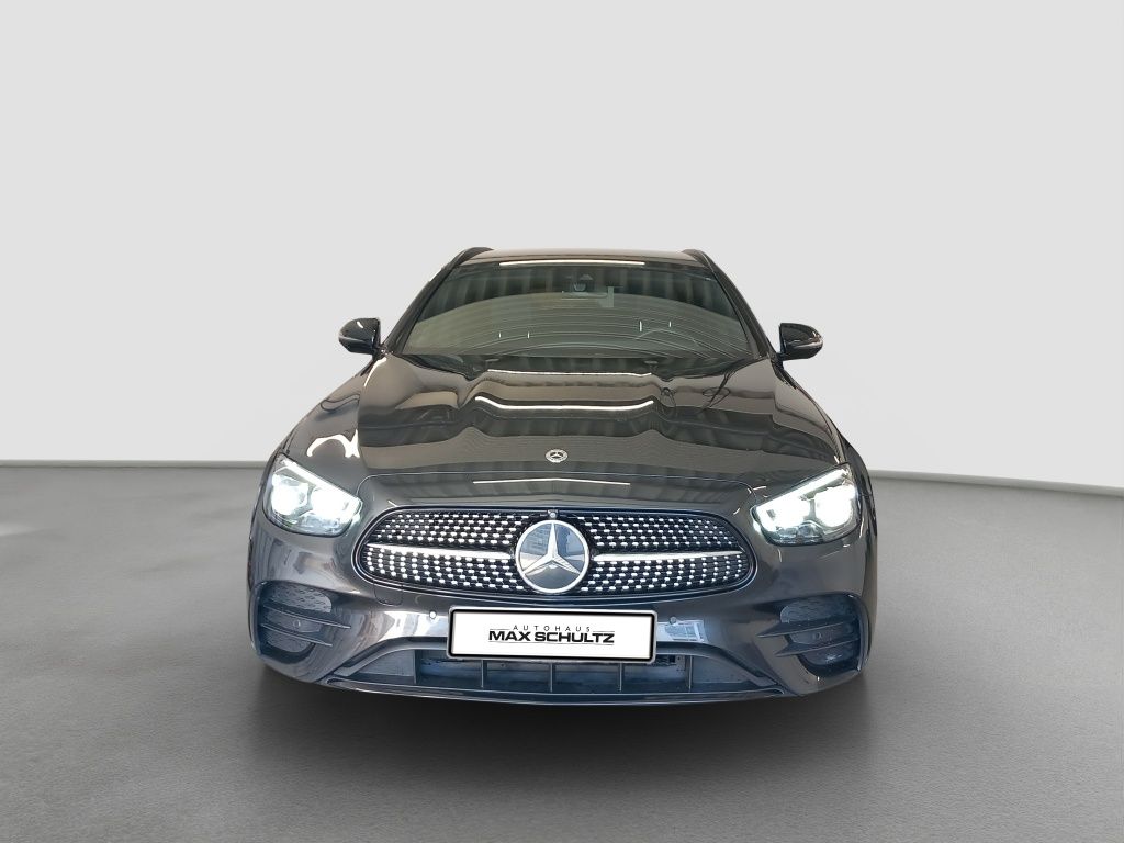Fahrzeugabbildung Mercedes-Benz E 400 d 4MATIC T-Modell AMG Line*Night Paket*360