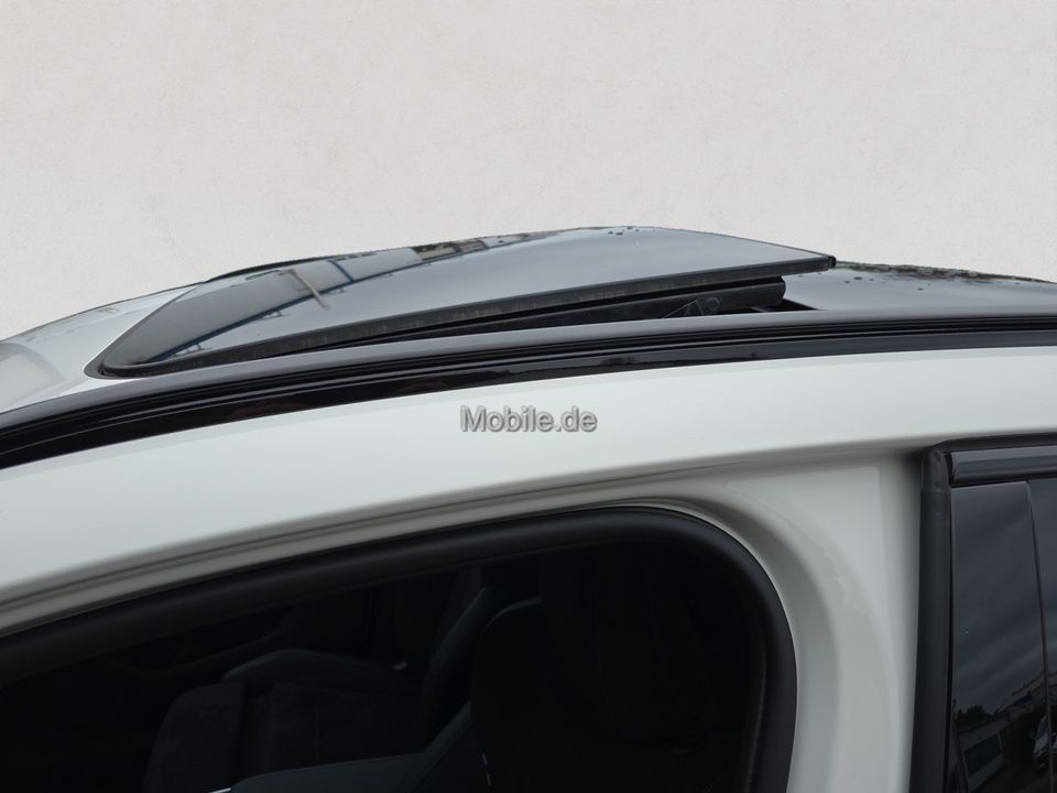 BMW 223 Active Tourer - Bild 17