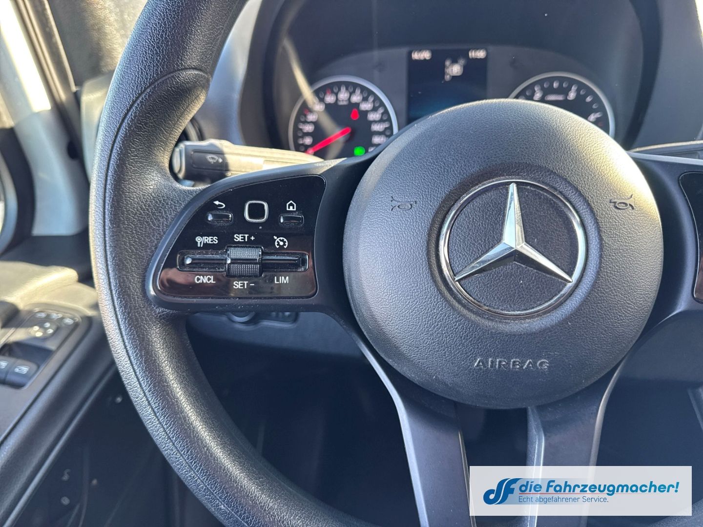 Fahrzeugabbildung Mercedes-Benz Sprinter Kasten 317 CDI L2 Automa. Navi CarPlay