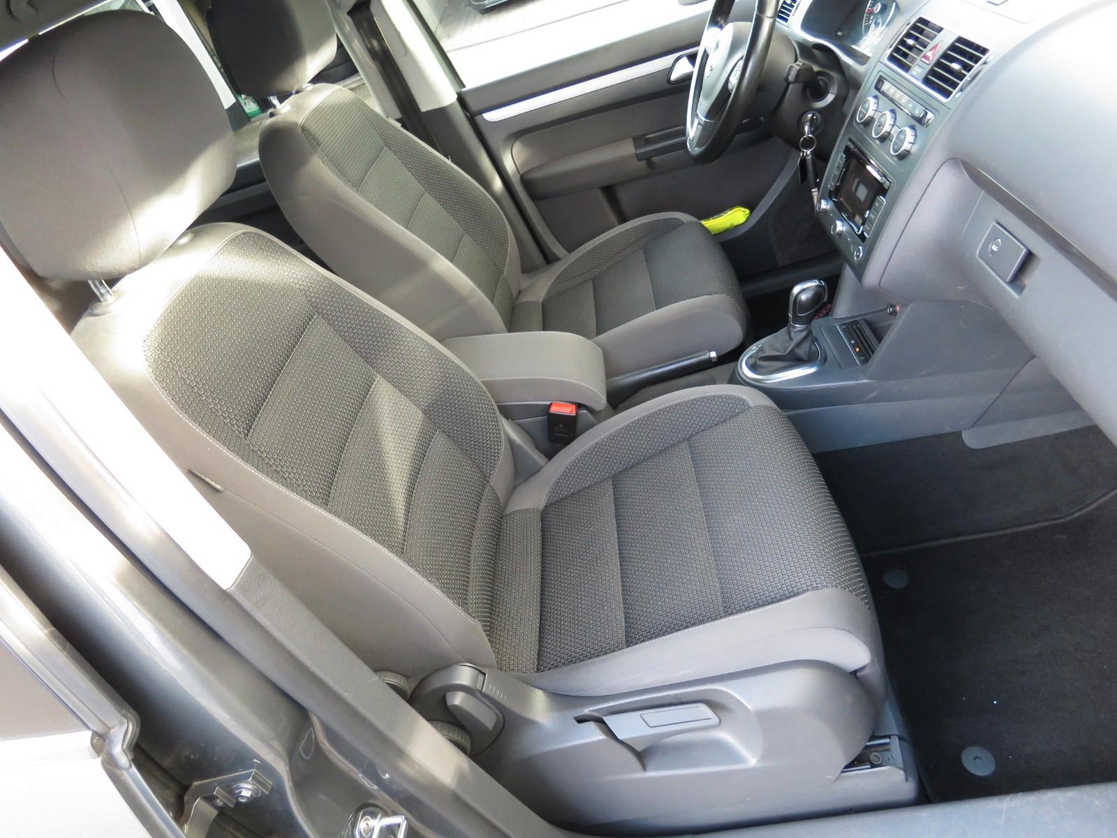 Volkswagen Touran Comfortline / AUTOMATIK / 7 SITZER
