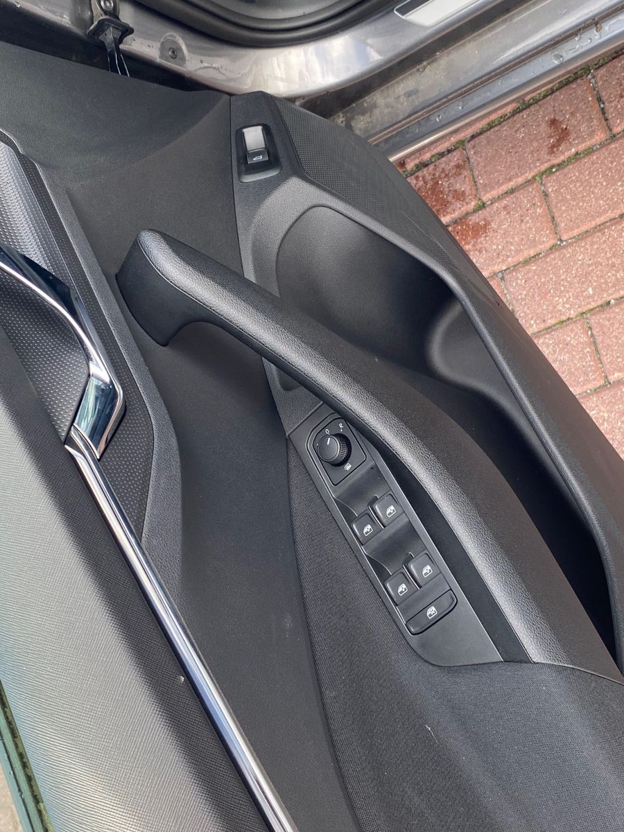 Fahrzeugabbildung SKODA Scala 1.0l TSI TOUR LED*AHK*5 JahreGarantie*GRA