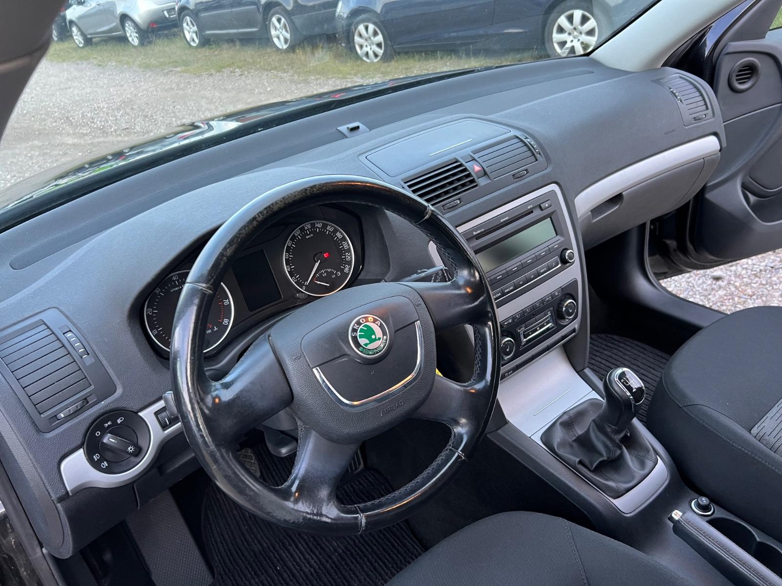 Skoda Octavia 2012 — photo 12